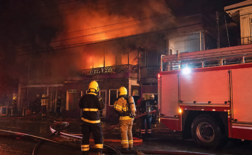Drie appartementen verwoest bij brand aan de Hofstraat